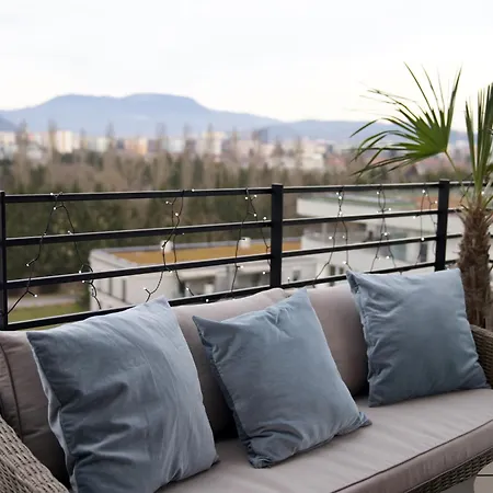 Апартаменты Edler Wohnraum Panoramablick 3 Sz Boxspringbetten, E-ladestation, Kaffeevollautomat, Klima, Lift, Terrasse & 2xtg Грац