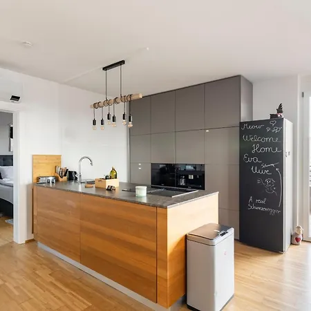 Апартаменты Edler Wohnraum Panoramablick 3 Sz Boxspringbetten, E-ladestation, Kaffeevollautomat, Klima, Lift, Terrasse & 2xtg Грац