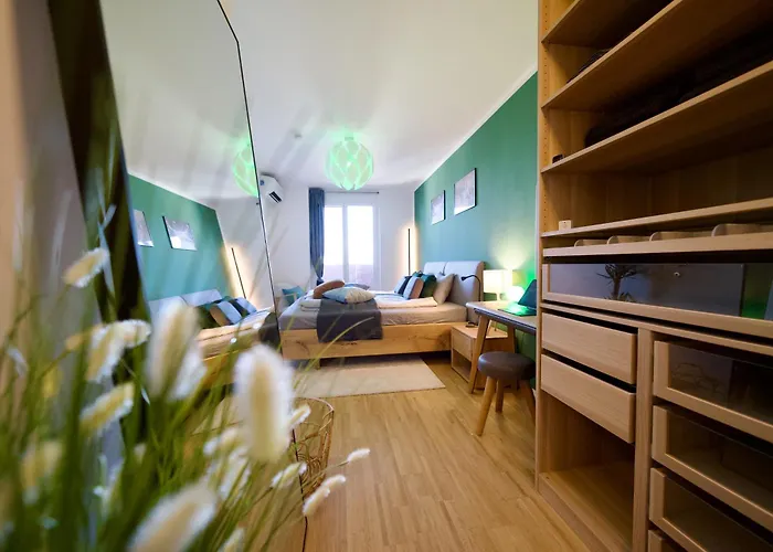 Edler Wohnraum Panoramablick 3 Sz Boxspringbetten, E-ladestation, Kaffeevollautomat, Klima, Lift, Terrasse & 2xtg Daire