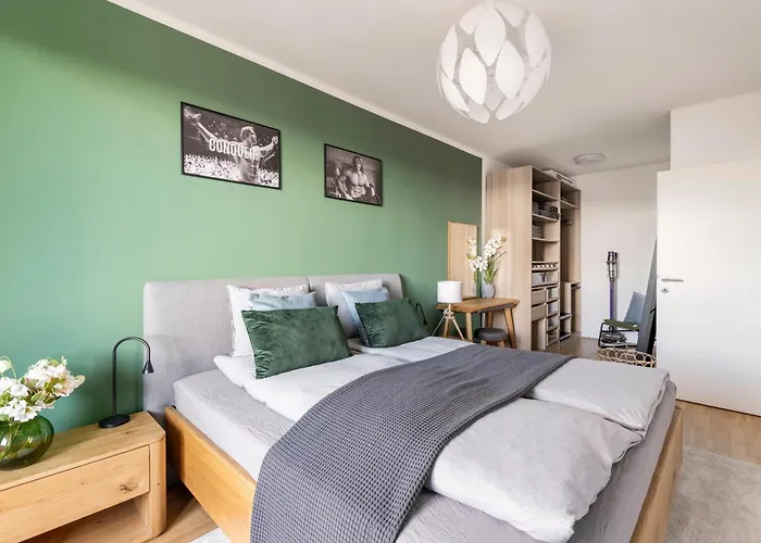 Edler Wohnraum Panoramablick 3 Sz Boxspringbetten, E-ladestation, Kaffeevollautomat, Klima, Lift, Terrasse & 2xtg Daire